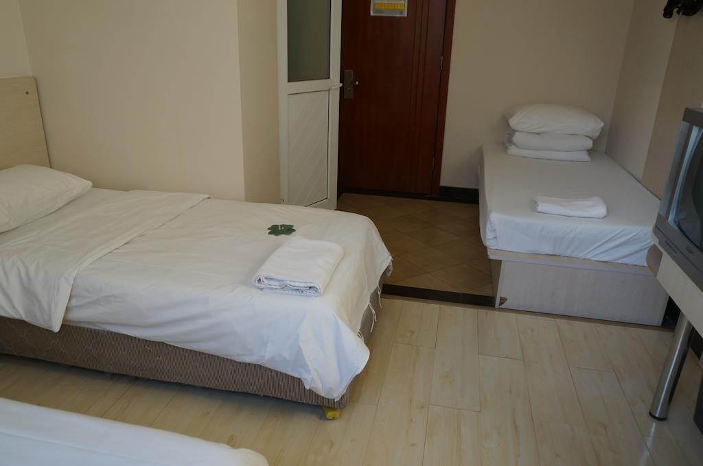 Beijing Sanlitun Hostel Room photo